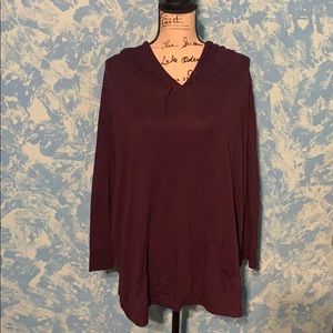 Woman’s long sleeve hoodie maroon
